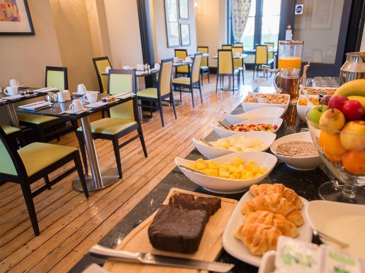 Hotel The Grafton Harrogate Esterno foto Breakfast at the hotel